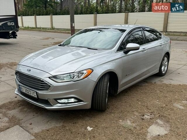 Серый Форд Фьюжн, объемом двигателя 2 л и пробегом 156 тыс. км за 14000 $, фото 1 на Automoto.ua