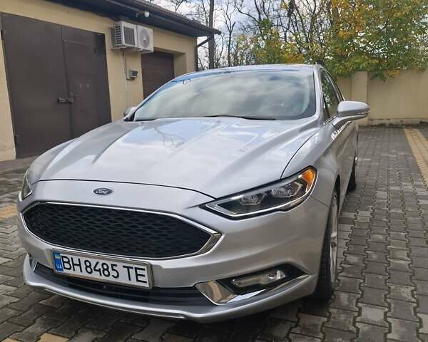 Сірий Форд Фьюжен, об'ємом двигуна 2 л та пробігом 130 тис. км за 13500 $, фото 1 на Automoto.ua