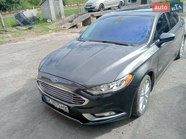 Серый Форд Фьюжн, объемом двигателя 2 л и пробегом 132 тыс. км за 14000 $, фото 1 на Automoto.ua