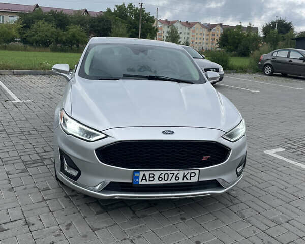 Серый Форд Фьюжн, объемом двигателя 2 л и пробегом 117 тыс. км за 15600 $, фото 1 на Automoto.ua