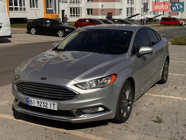 Сірий Форд Фьюжен, об'ємом двигуна 2 л та пробігом 215 тис. км за 13500 $, фото 1 на Automoto.ua
