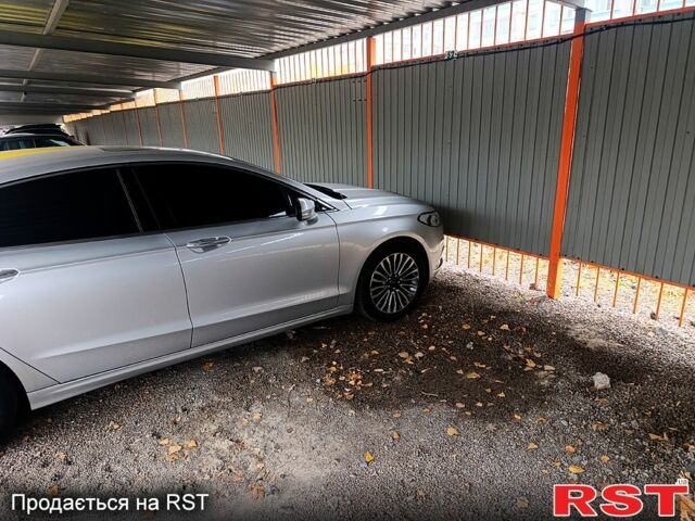 Сірий Форд Фьюжен, об'ємом двигуна 2 л та пробігом 121 тис. км за 13500 $, фото 1 на Automoto.ua