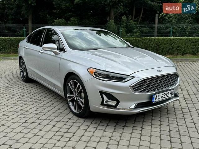 Серый Форд Фьюжн, объемом двигателя 2 л и пробегом 98 тыс. км за 17999 $, фото 1 на Automoto.ua