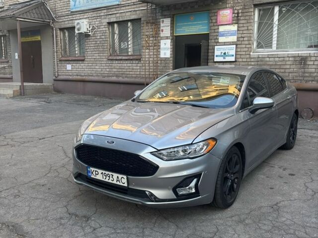 Сірий Форд Фьюжен, об'ємом двигуна 1.5 л та пробігом 32 тис. км за 16000 $, фото 1 на Automoto.ua