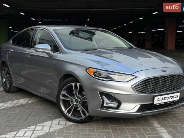 Серый Форд Фьюжн, объемом двигателя 2 л и пробегом 190 тыс. км за 16490 $, фото 1 на Automoto.ua