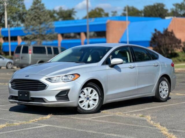 Серый Форд Фьюжн, объемом двигателя 2.5 л и пробегом 41 тыс. км за 2200 $, фото 1 на Automoto.ua