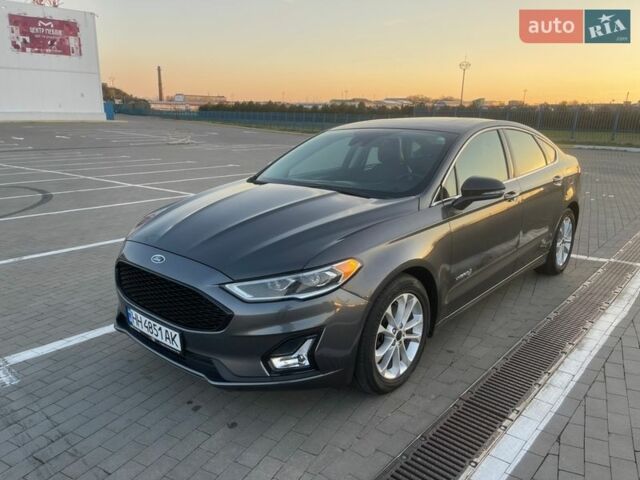 Серый Форд Фьюжн, объемом двигателя 2 л и пробегом 194 тыс. км за 14900 $, фото 1 на Automoto.ua