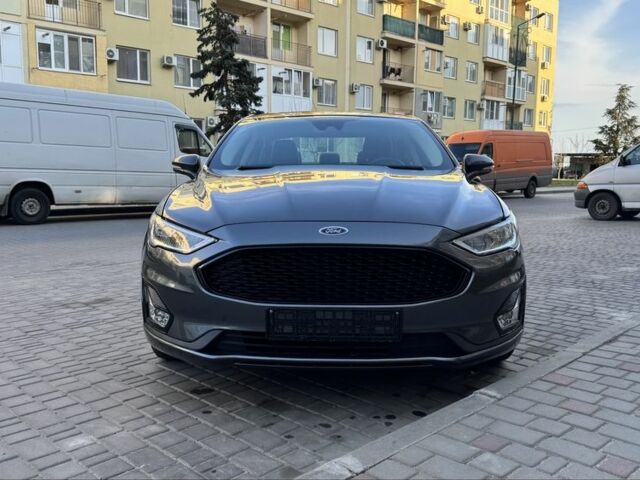 Сірий Форд Фьюжен, об'ємом двигуна 2 л та пробігом 194 тис. км за 13656 $, фото 1 на Automoto.ua