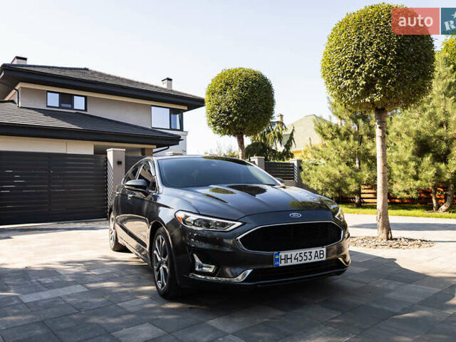 Форд Фьюжн 2019 в Одессе на Automoto.ua Серый Форд Фьюжн, объемом двигателя 2 л и пробегом 120 тыс. км за 16500 $, фото 1 на Automoto.ua