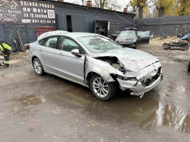 Серый Форд Фьюжн, объемом двигателя 0 л и пробегом 251 тыс. км за 9200 $, фото 1 на Automoto.ua