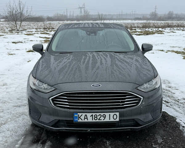 Сірий Форд Фьюжен, об'ємом двигуна 2 л та пробігом 97 тис. км за 13700 $, фото 1 на Automoto.ua