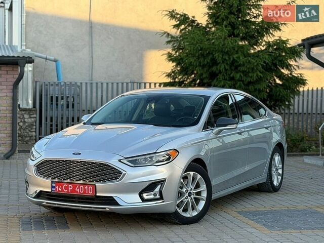 Сірий Форд Фьюжен, об'ємом двигуна 2 л та пробігом 118 тис. км за 14350 $, фото 1 на Automoto.ua