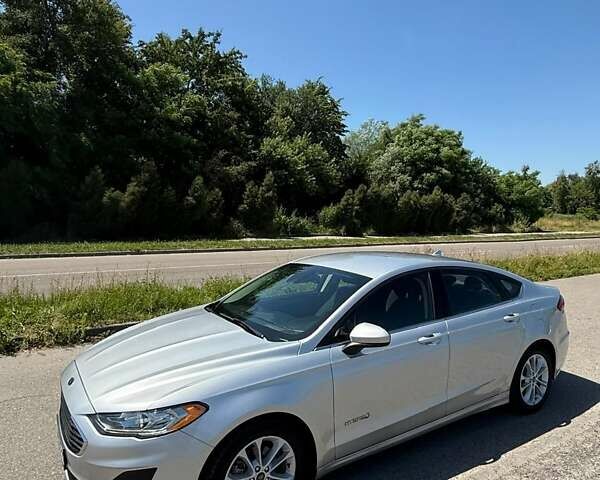 Серый Форд Фьюжн, объемом двигателя 2 л и пробегом 95 тыс. км за 14700 $, фото 1 на Automoto.ua