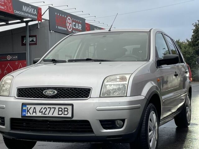 Сірий Форд Фьюжен, об'ємом двигуна 1.6 л та пробігом 290 тис. км за 3500 $, фото 1 на Automoto.ua