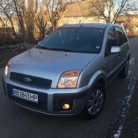 Сірий Форд Фьюжен, об'ємом двигуна 0 л та пробігом 154 тис. км за 4846 $, фото 1 на Automoto.ua