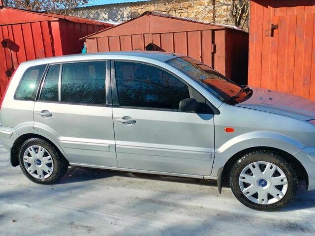 Сірий Форд Фьюжен, об'ємом двигуна 1.4 л та пробігом 170 тис. км за 4600 $, фото 1 на Automoto.ua