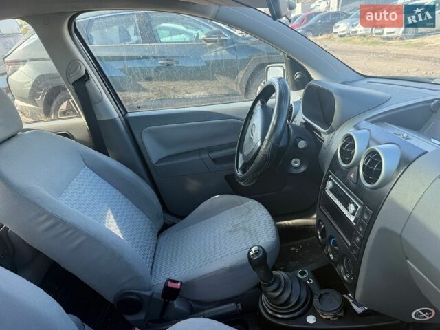 Синій Форд Фьюжен, об'ємом двигуна 1.4 л та пробігом 150 тис. км за 1700 $, фото 1 на Automoto.ua