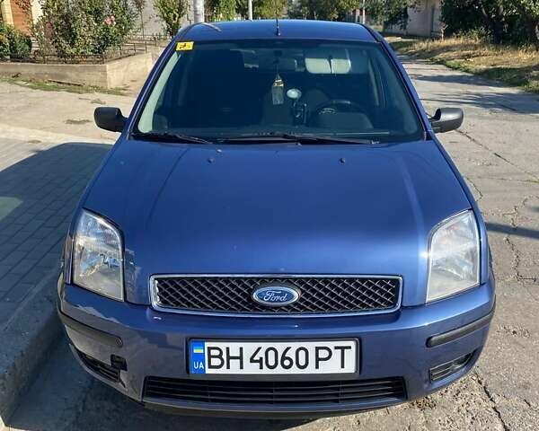 Синій Форд Фьюжен, об'ємом двигуна 1.6 л та пробігом 180 тис. км за 5000 $, фото 1 на Automoto.ua