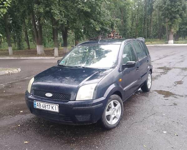 Синий Форд Фьюжн, объемом двигателя 1.4 л и пробегом 350 тыс. км за 3750 $, фото 1 на Automoto.ua