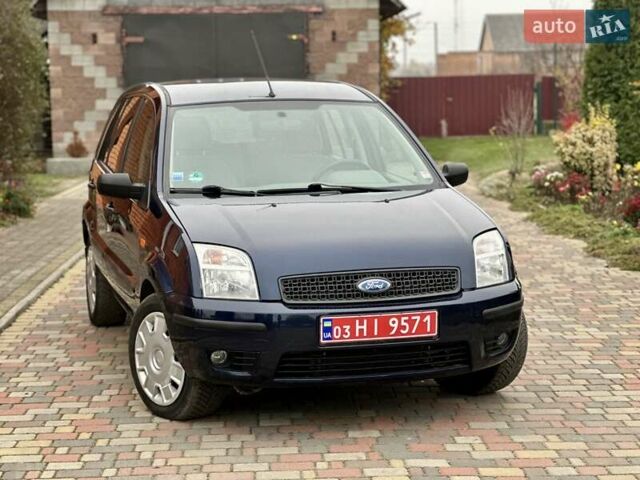 Синий Форд Фьюжн, объемом двигателя 0 л и пробегом 235 тыс. км за 5699 $, фото 1 на Automoto.ua