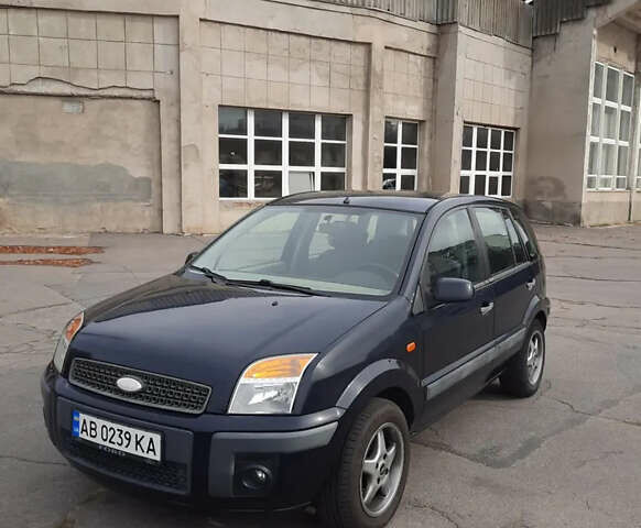 Синий Форд Фьюжн, объемом двигателя 1.4 л и пробегом 170 тыс. км за 3999 $, фото 1 на Automoto.ua