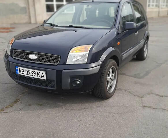 Синій Форд Фьюжен, об'ємом двигуна 1.39 л та пробігом 175 тис. км за 3950 $, фото 1 на Automoto.ua