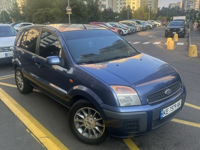 Синий Форд Фьюжн, объемом двигателя 1.6 л и пробегом 275 тыс. км за 4498 $, фото 1 на Automoto.ua