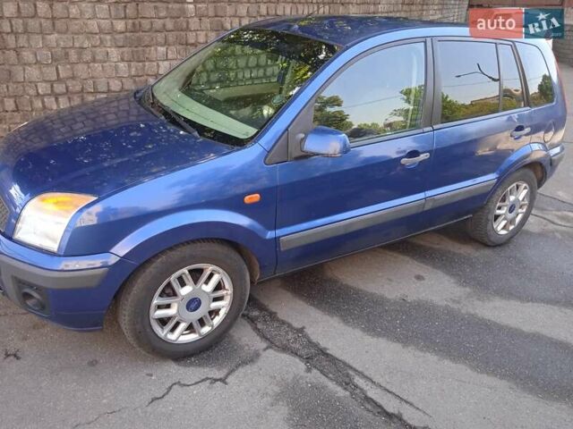 Синий Форд Фьюжн, объемом двигателя 1.4 л и пробегом 315 тыс. км за 3500 $, фото 1 на Automoto.ua