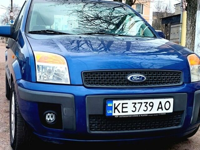 Синий Форд Фьюжн, объемом двигателя 1 л и пробегом 194 тыс. км за 5600 $, фото 1 на Automoto.ua