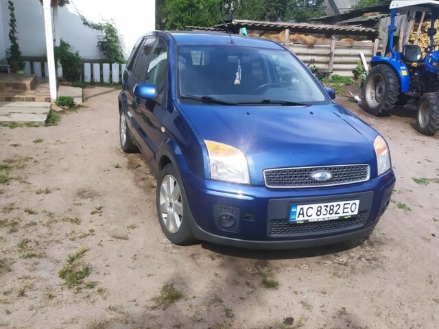 Синій Форд Фьюжен, об'ємом двигуна 1.4 л та пробігом 250 тис. км за 3750 $, фото 1 на Automoto.ua