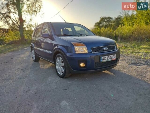 Синій Форд Фьюжен, об'ємом двигуна 1.4 л та пробігом 250 тис. км за 4650 $, фото 1 на Automoto.ua