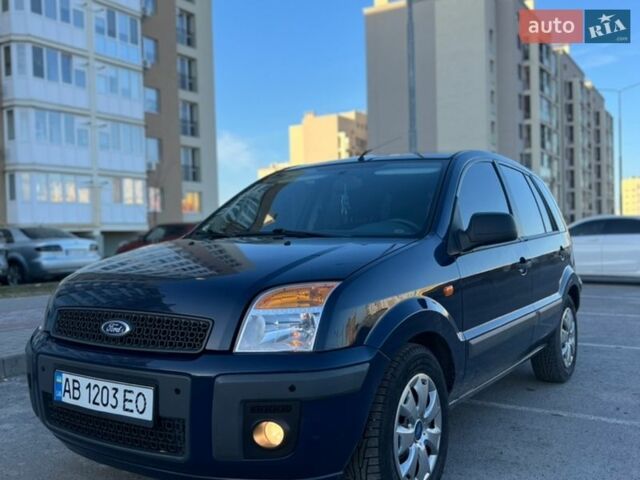 Синій Форд Фьюжен, об'ємом двигуна 1.4 л та пробігом 225 тис. км за 5200 $, фото 1 на Automoto.ua