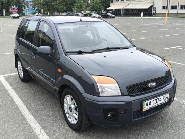 Синий Форд Фьюжн, объемом двигателя 0 л и пробегом 212 тыс. км за 5500 $, фото 1 на Automoto.ua