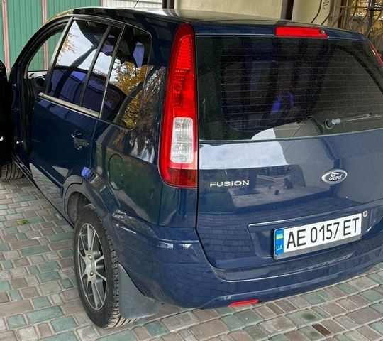 Синий Форд Фьюжн, объемом двигателя 1.39 л и пробегом 285 тыс. км за 4400 $, фото 1 на Automoto.ua