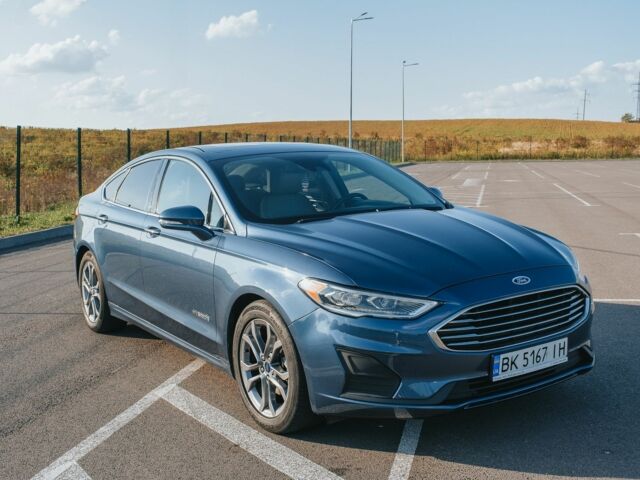 Форд Фьюжен 2018 у Рівному на Automoto.ua Синій Форд Фьюжен, об'ємом двигуна 2 л та пробігом 170 тис. км за 17500 $, фото 1 на Automoto.ua