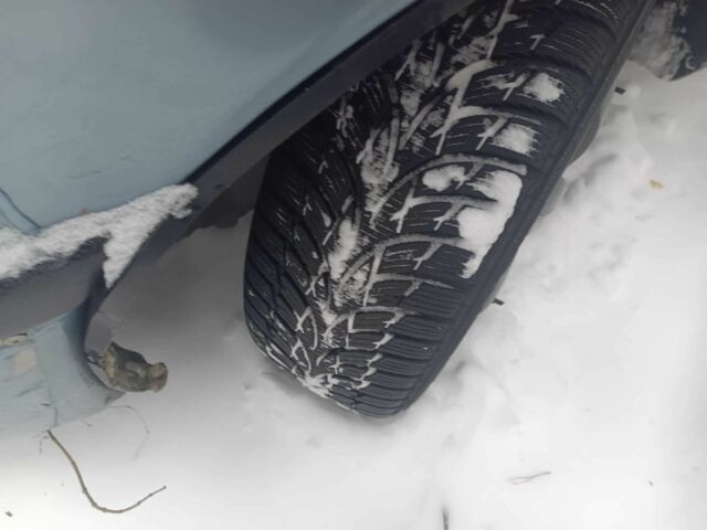 Синий Форд ГТ, объемом двигателя 2 л и пробегом 40 тыс. км за 952 $, фото 1 на Automoto.ua