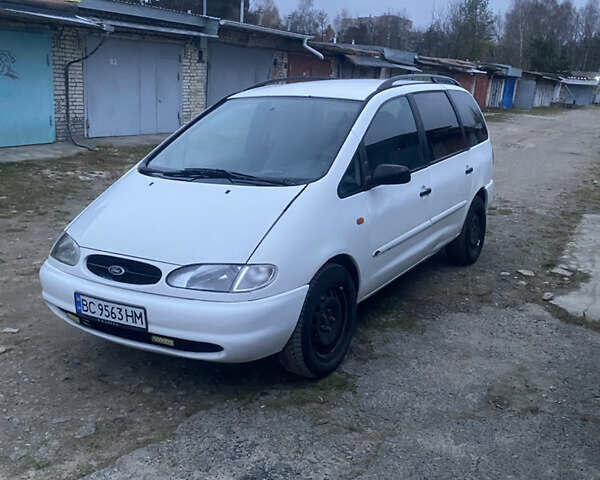 Белый Форд Галакси, объемом двигателя 1.9 л и пробегом 335 тыс. км за 2200 $, фото 1 на Automoto.ua