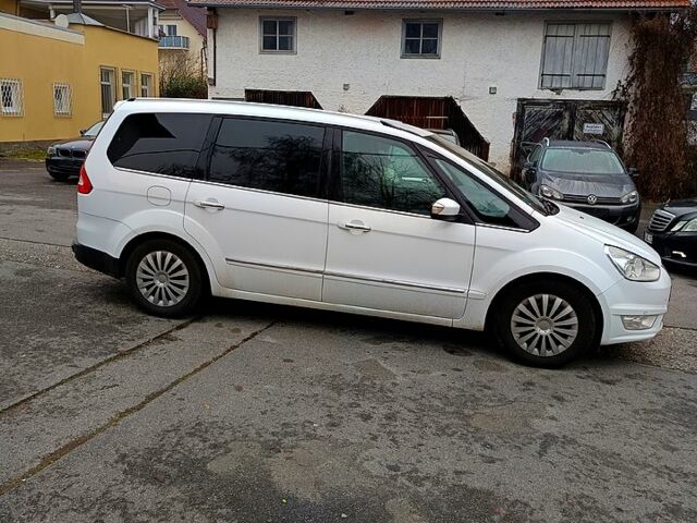 Белый Форд Галакси, объемом двигателя 2 л и пробегом 305 тыс. км за 5000 $, фото 1 на Automoto.ua