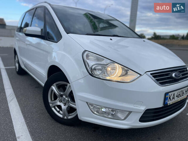 Белый Форд Галакси, объемом двигателя 1.6 л и пробегом 247 тыс. км за 9100 $, фото 1 на Automoto.ua