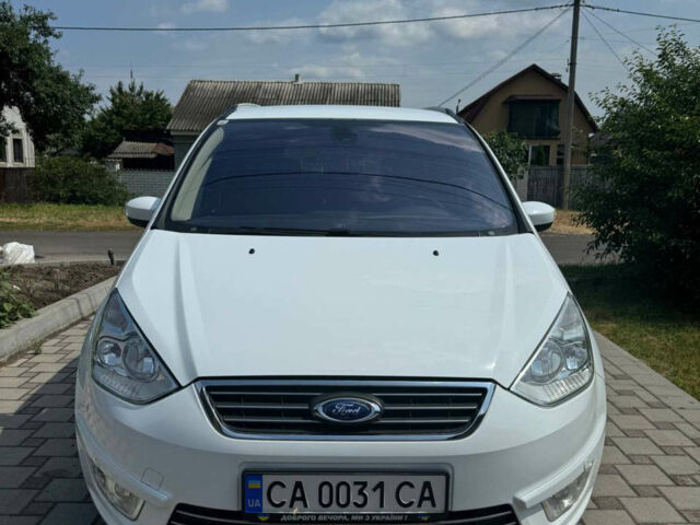 Белый Форд Галакси, объемом двигателя 2 л и пробегом 260 тыс. км за 9600 $, фото 1 на Automoto.ua