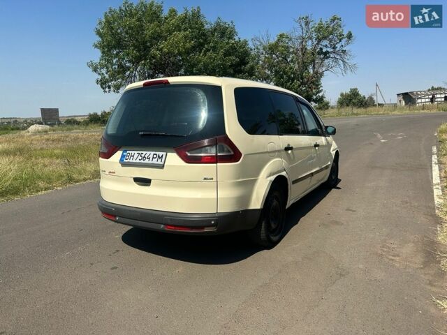 Бежевий Форд Галаксі, об'ємом двигуна 2 л та пробігом 321 тис. км за 3900 $, фото 1 на Automoto.ua