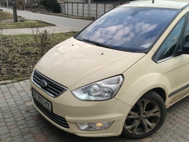 Бежевий Форд Галаксі, об'ємом двигуна 2 л та пробігом 290 тис. км за 8500 $, фото 1 на Automoto.ua
