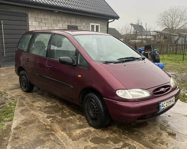 Красный Форд Галакси, объемом двигателя 2 л и пробегом 270 тыс. км за 2450 $, фото 1 на Automoto.ua