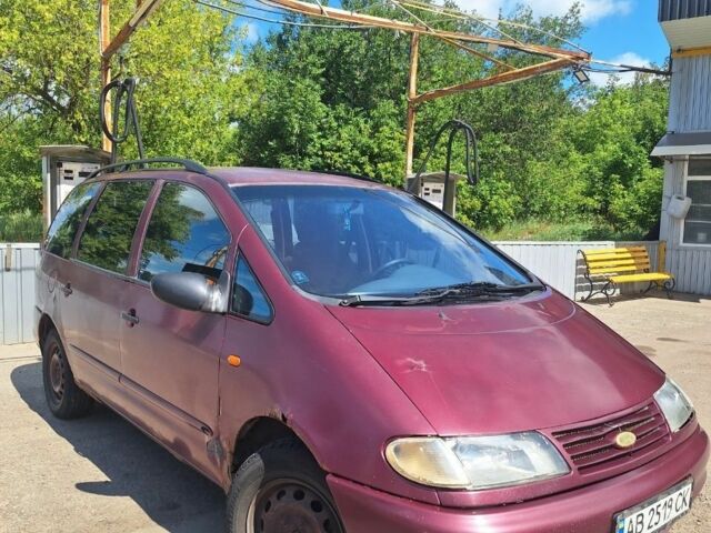Красный Форд Галакси, объемом двигателя 2 л и пробегом 425 тыс. км за 3100 $, фото 1 на Automoto.ua