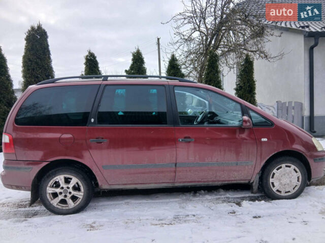 Красный Форд Галакси, объемом двигателя 1.9 л и пробегом 400 тыс. км за 4200 $, фото 1 на Automoto.ua