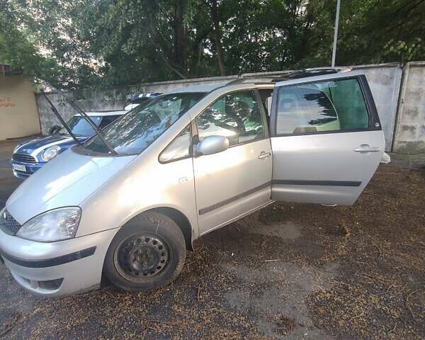 Сірий Форд Галаксі, об'ємом двигуна 1.9 л та пробігом 307 тис. км за 3600 $, фото 1 на Automoto.ua