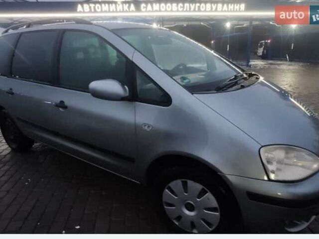Серый Форд Галакси, объемом двигателя 2.3 л и пробегом 325 тыс. км за 3200 $, фото 1 на Automoto.ua