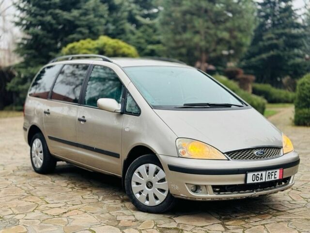 Серый Форд Галакси, объемом двигателя 1.9 л и пробегом 300 тыс. км за 2050 $, фото 1 на Automoto.ua