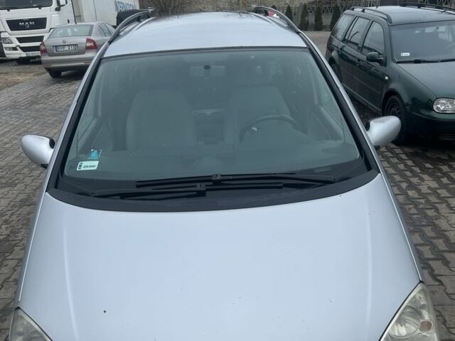 Серый Форд Галакси, объемом двигателя 1.9 л и пробегом 300 тыс. км за 2100 $, фото 1 на Automoto.ua