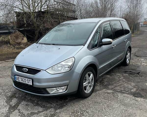 Серый Форд Галакси, объемом двигателя 1.75 л и пробегом 326 тыс. км за 8000 $, фото 1 на Automoto.ua